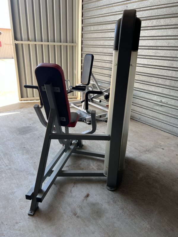 Star Trac Impact Chest Press - Image 7