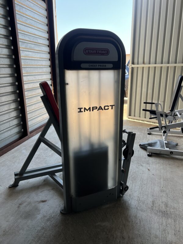 Star Trac Impact Chest Press - Image 8