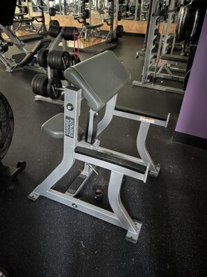 Hammer Strength Preacher Curl
