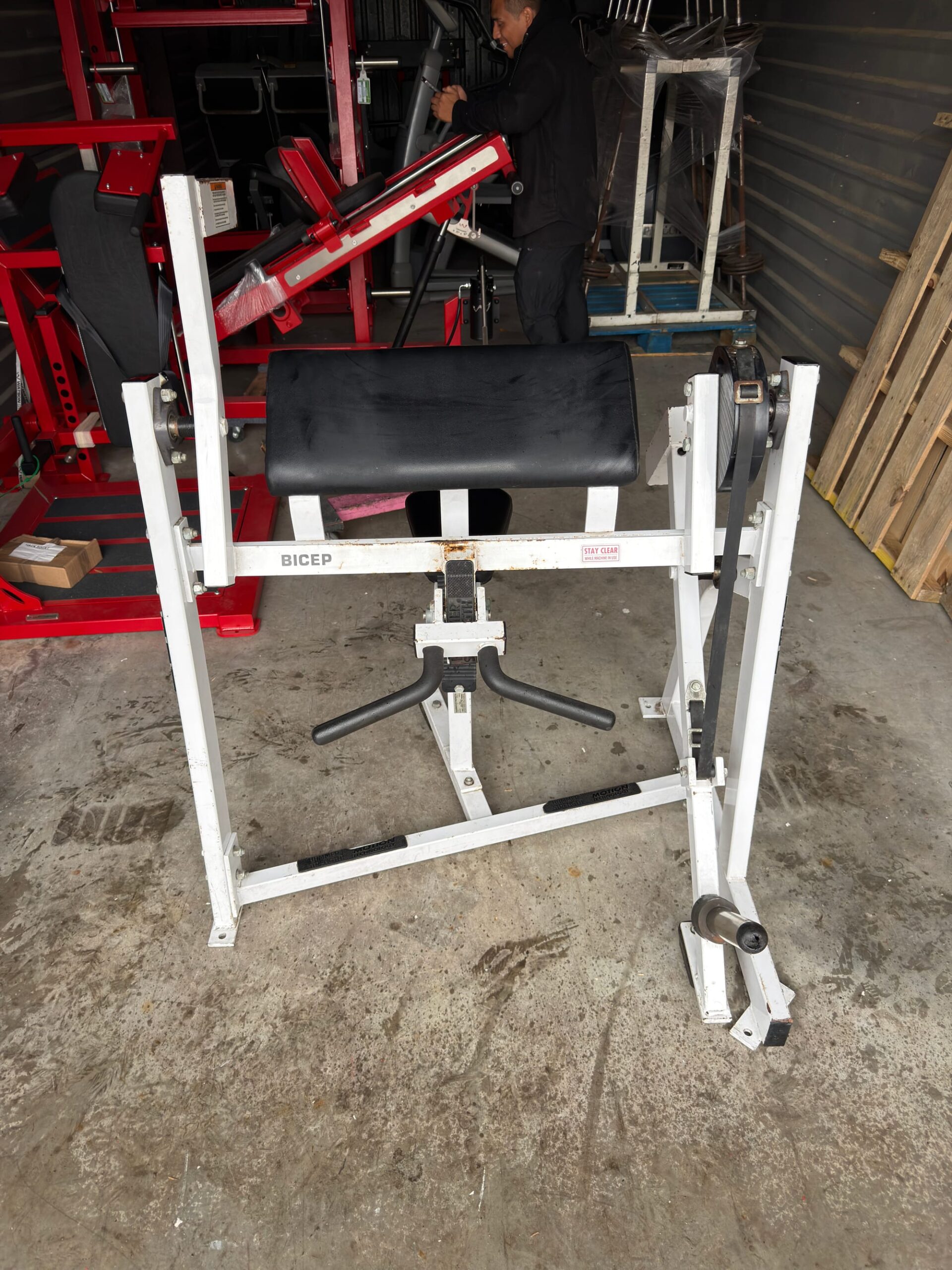 Hammer Strength Plate-Loaded Bicep Curl