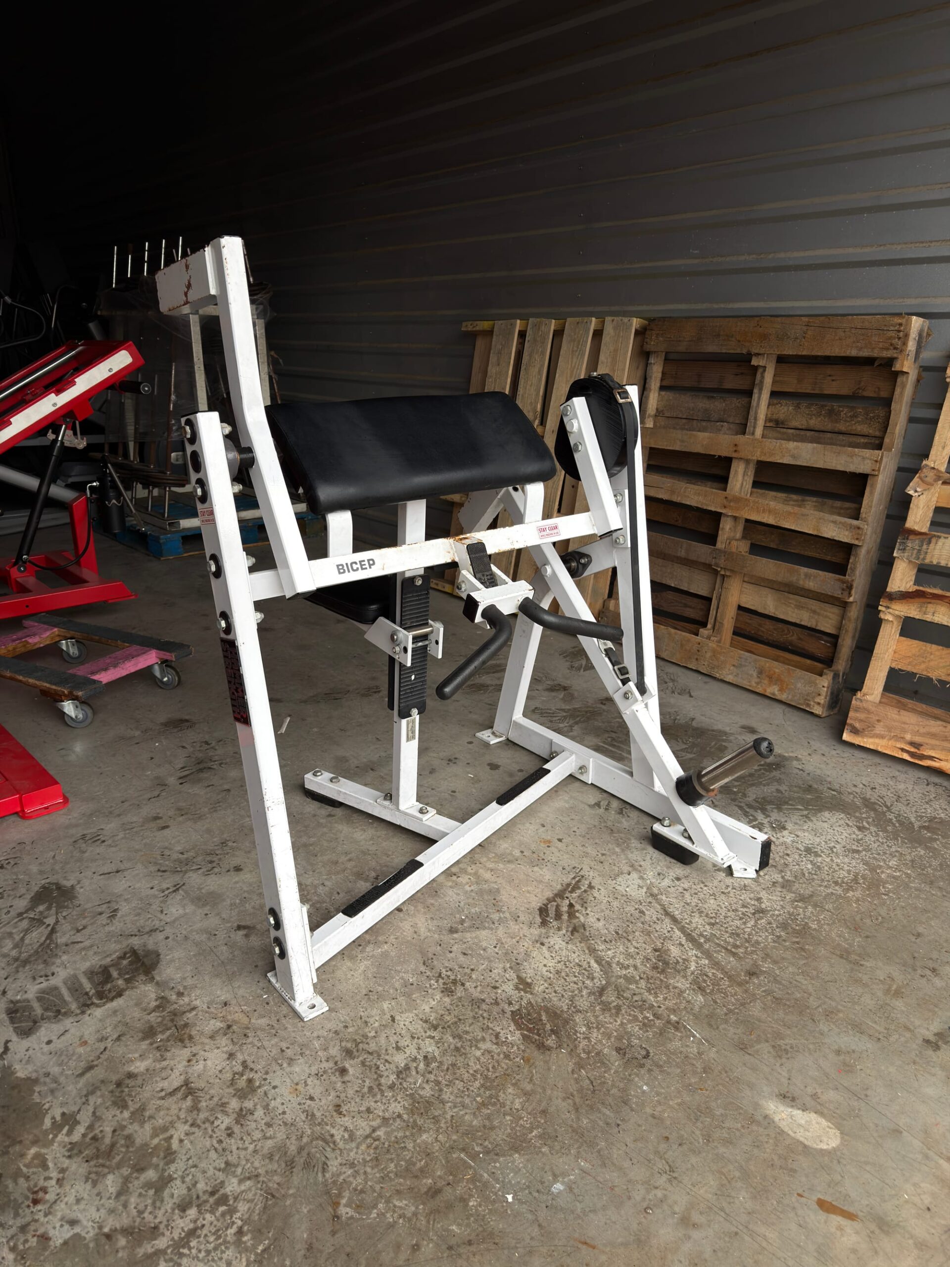 Hammer Strength Plate-Loaded Bicep Curl