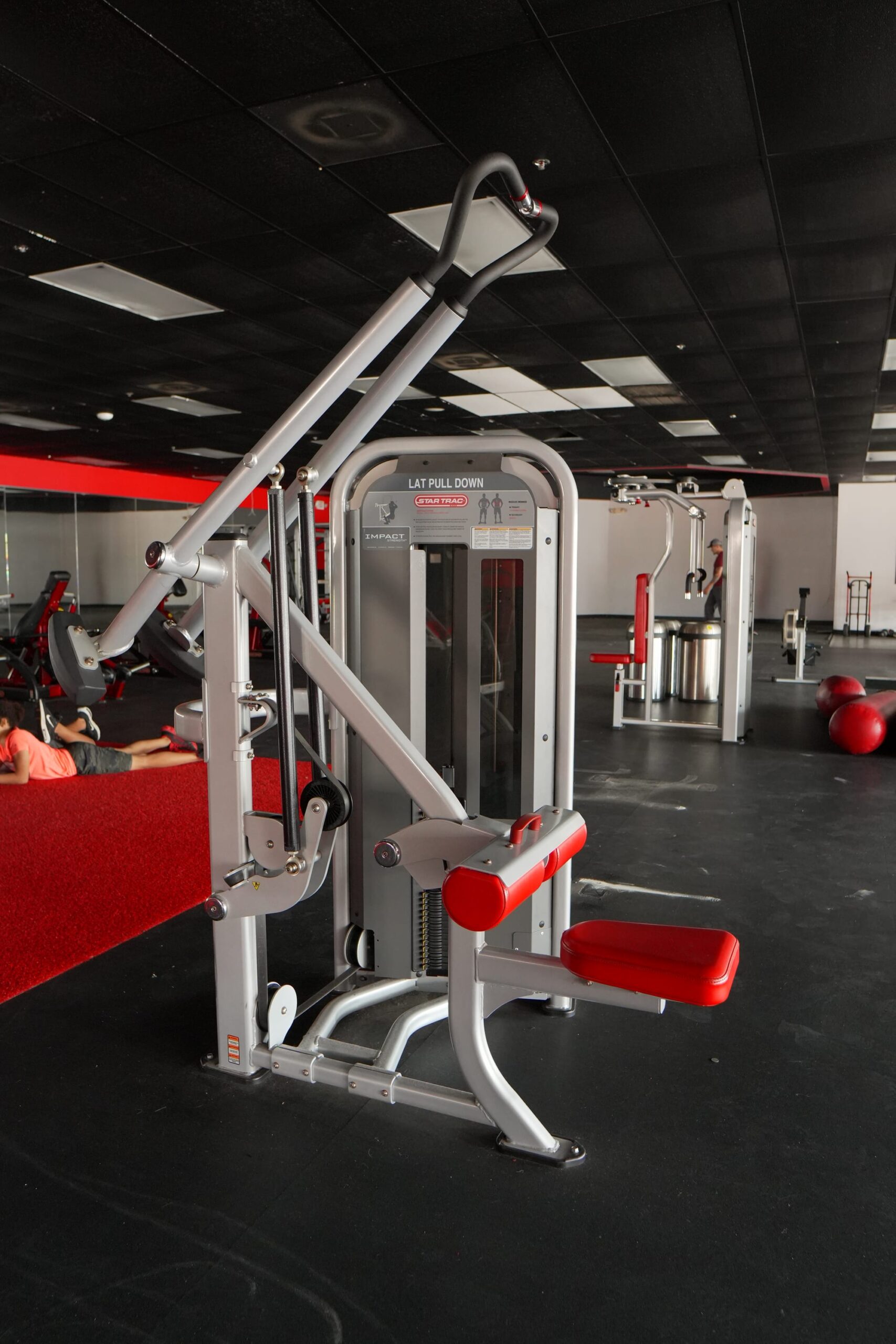 Star Trac Lat Pulldown