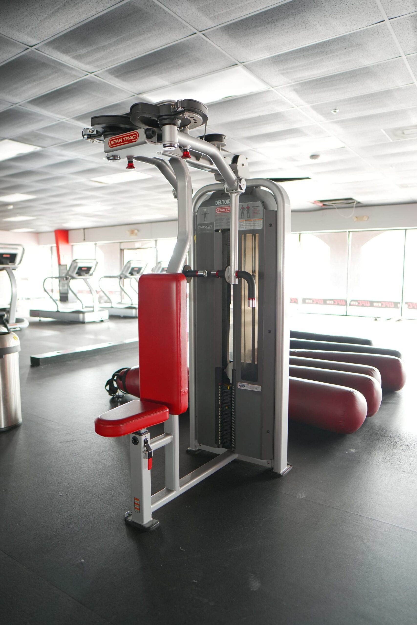Star Trac Pec Fly Rear Delt
