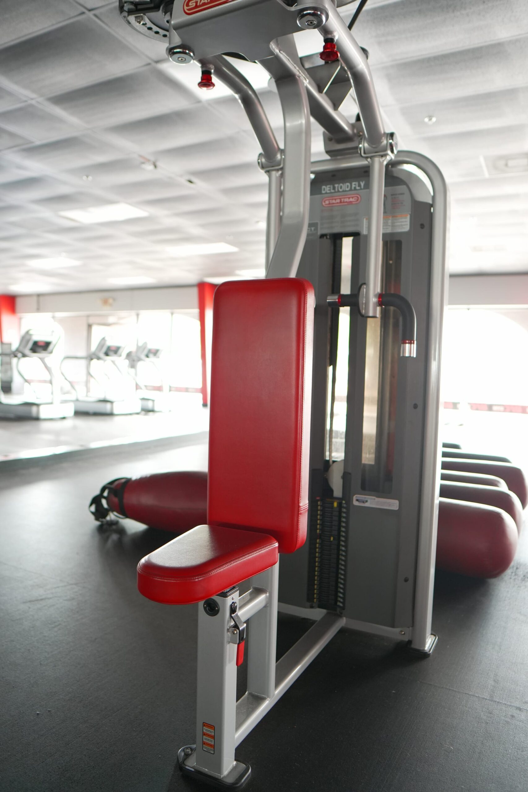 Star Trac Pec Fly Rear Delt